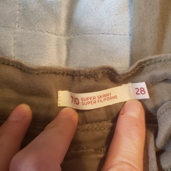 Levi pants size 28. Olive color - Picture 2 of 3